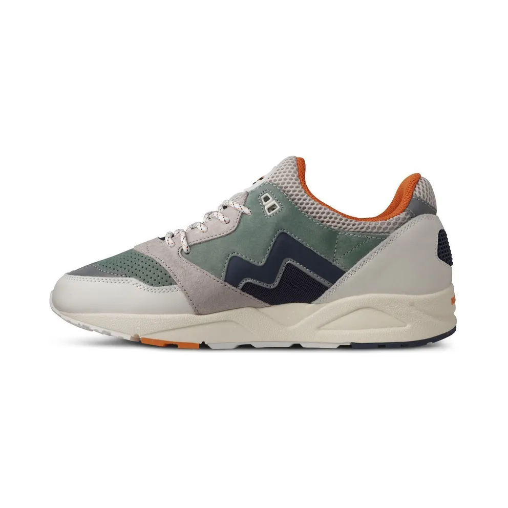 Karhu Aria Lily White / India Ink (F803083)