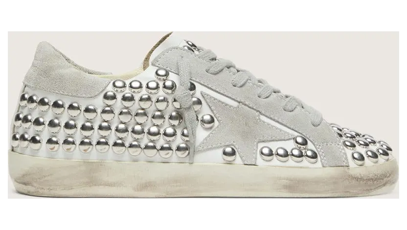 Golden Goose Super-Star In White Leather With Light Gray Star And Metal Studs (GWF00101.F008417.10276)