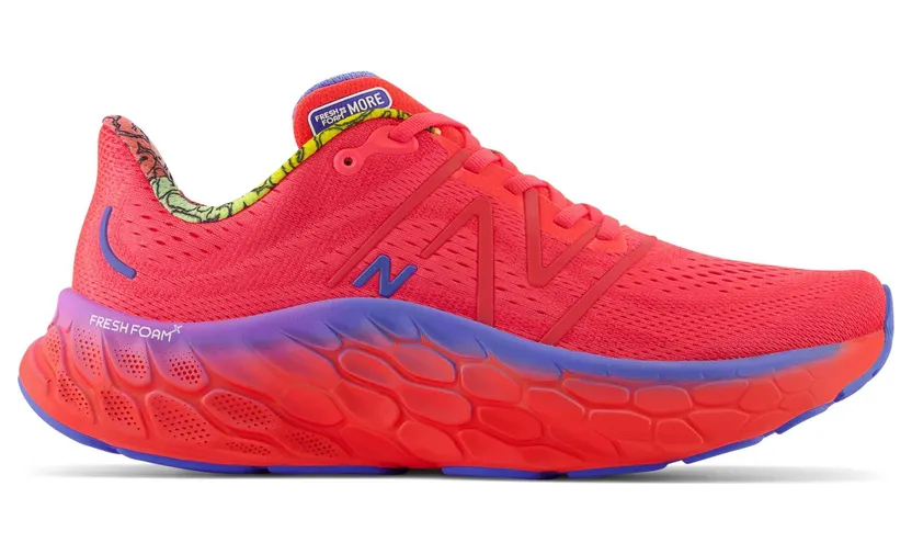 New Balance Fresh Foam X More v4 Rot/Blau (MMORLR4)