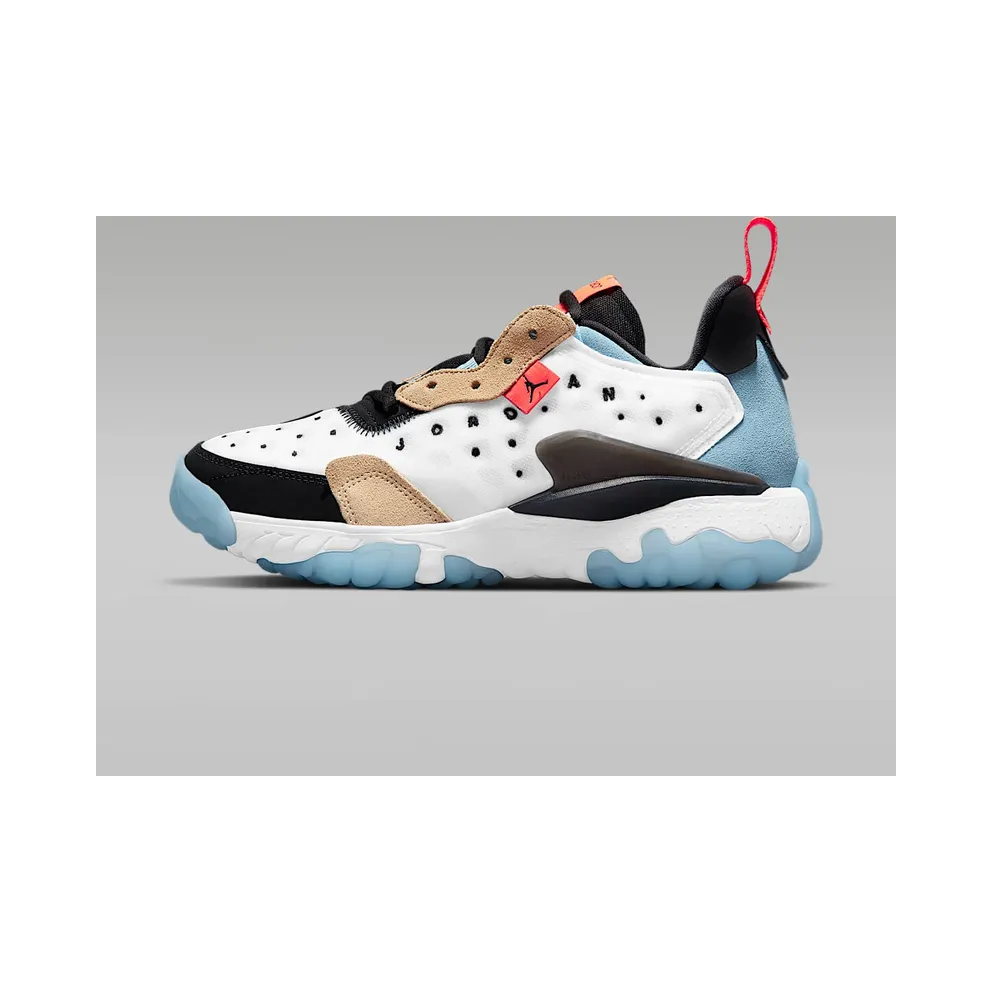 Jordan Delta 2 Women’s Shoe “White / Metallic Silver / Sesame / Flash Crimson” (CW0913-100)