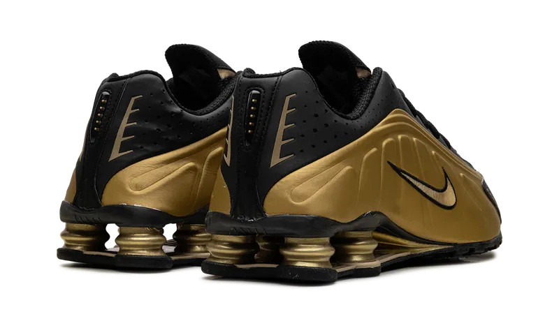 Nike Shox R4 “2025 – Metallic Gold” (HQ1988-700)