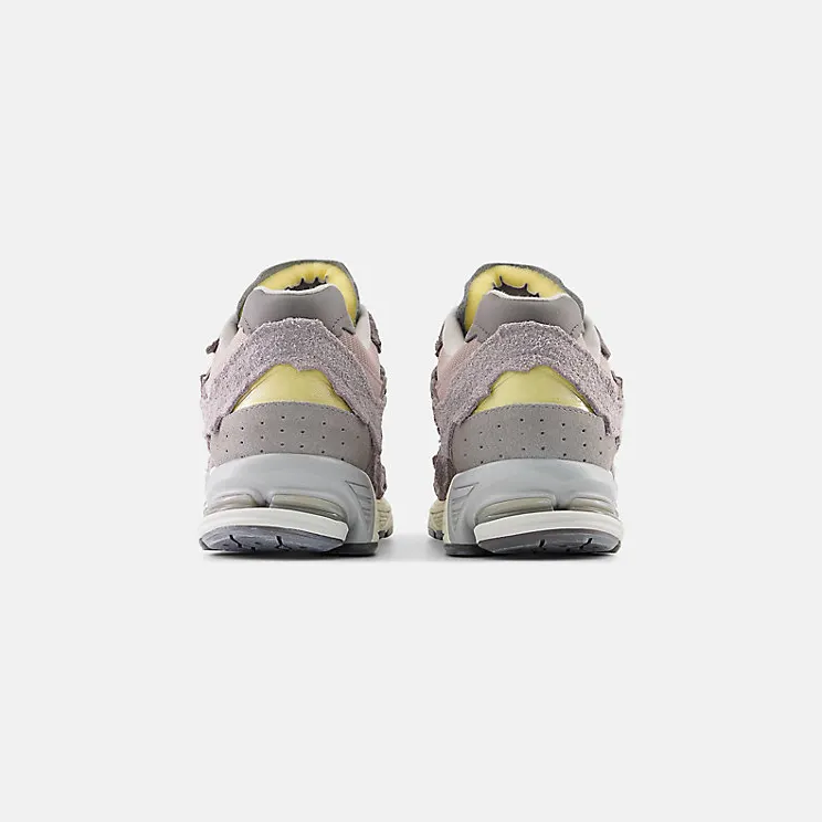 new-balance-2002r M2002RDY