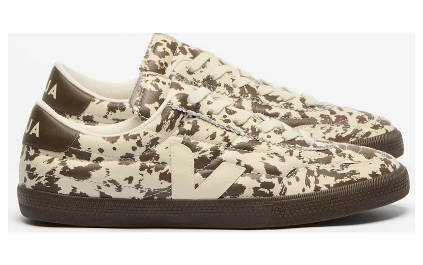 VEJA Sneakers mit Kontrasteinsätzen – Nude (FU2021844)