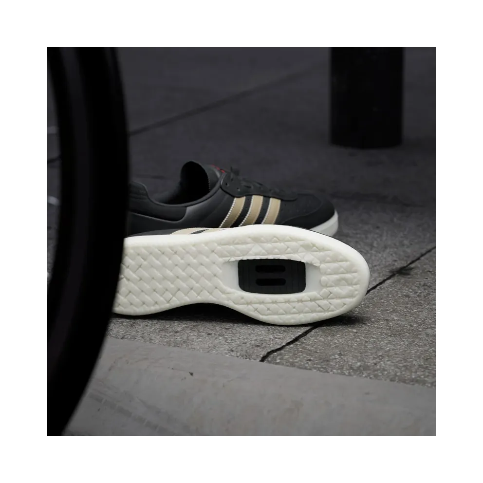 Adidas Velosamba Leren Core Black / Cyber Metallic / Pure Ruby (IH5214)