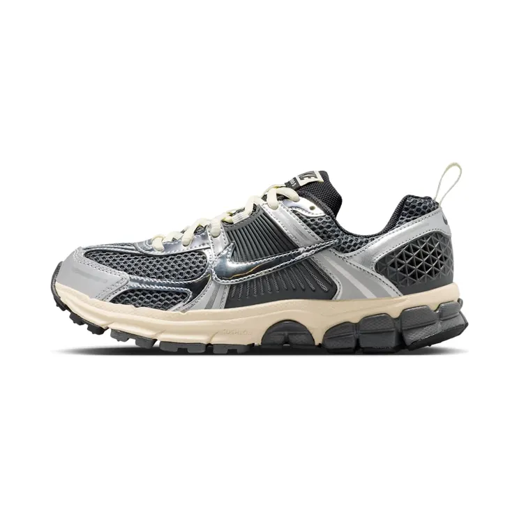 Nike Vomero 5 GS “Iron Grey / Metallic Silver / Coconut Milk / Chrome” (IM9467-002)