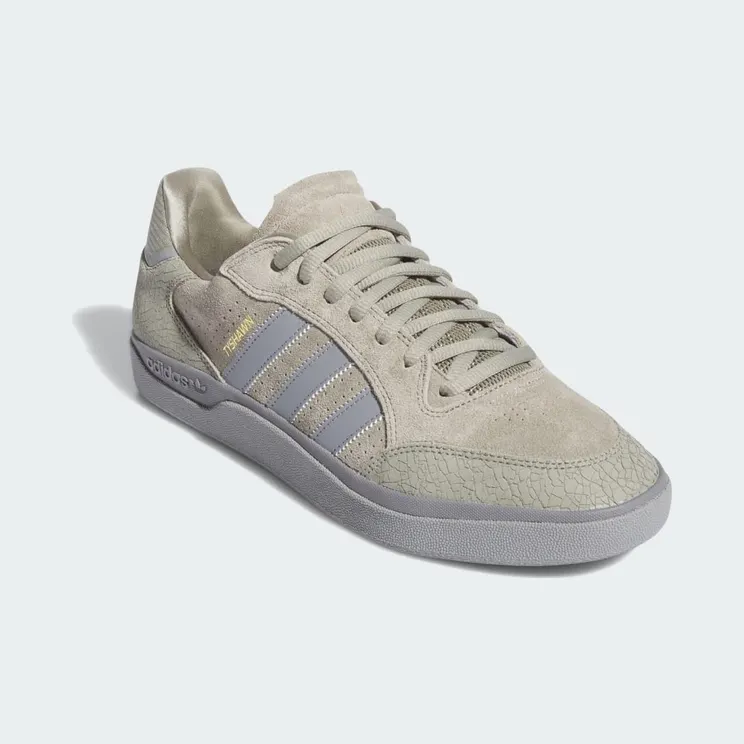 adidas-tyshawn IF4623