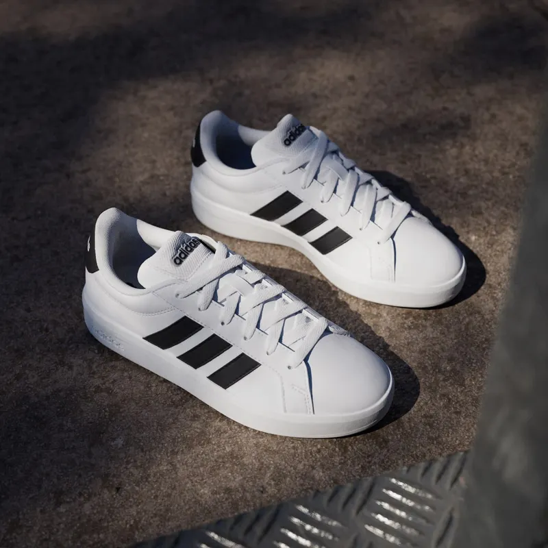 Adidas GRAND COURT 3.0 Shoes JUNIOR Cloud White / Core Black / Cloud White (JP9365)