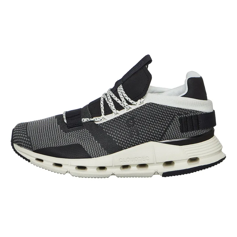 On Running Cloudnova Black / White (2699677)