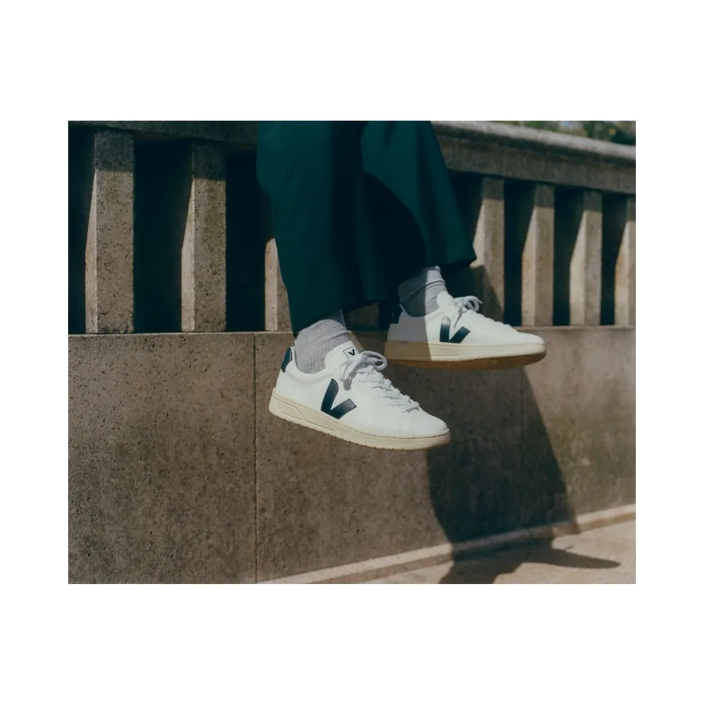 VEJA Urca mit Logo – White (UC0703174)