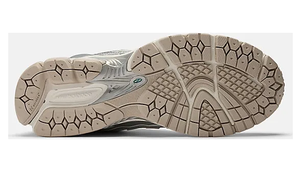 New Balance 1906 “Silver Metallic”: de Y2K-sweet-spot (5)