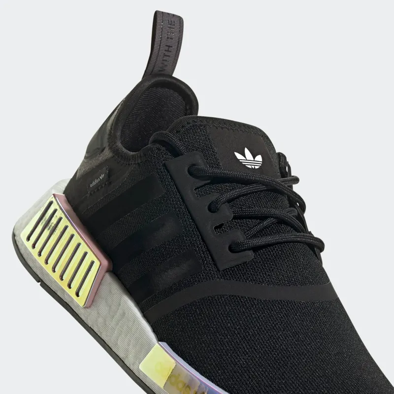Adidas NMD_R1 Core Black / Core Black / Magic Mauve (GY8537)