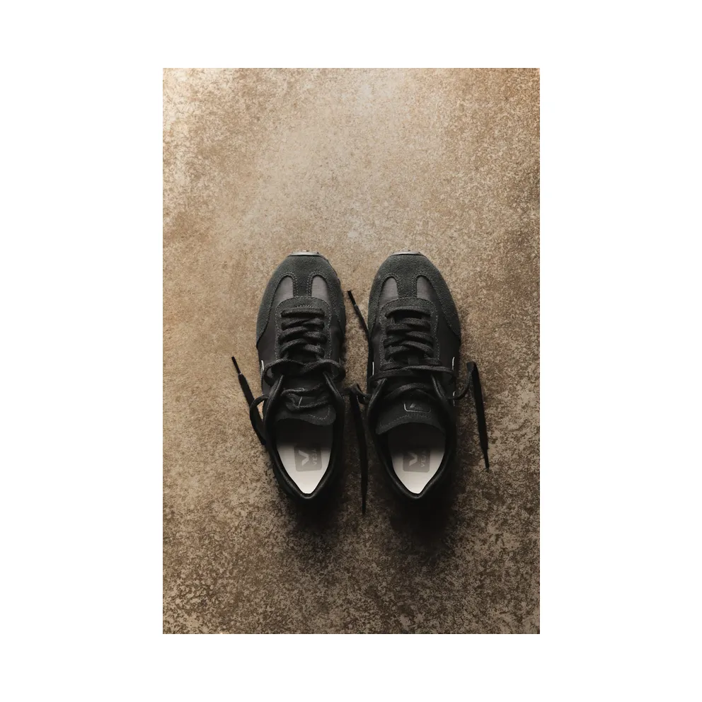 VEJA GT Nolyn Full Black – Black (AI3421684)