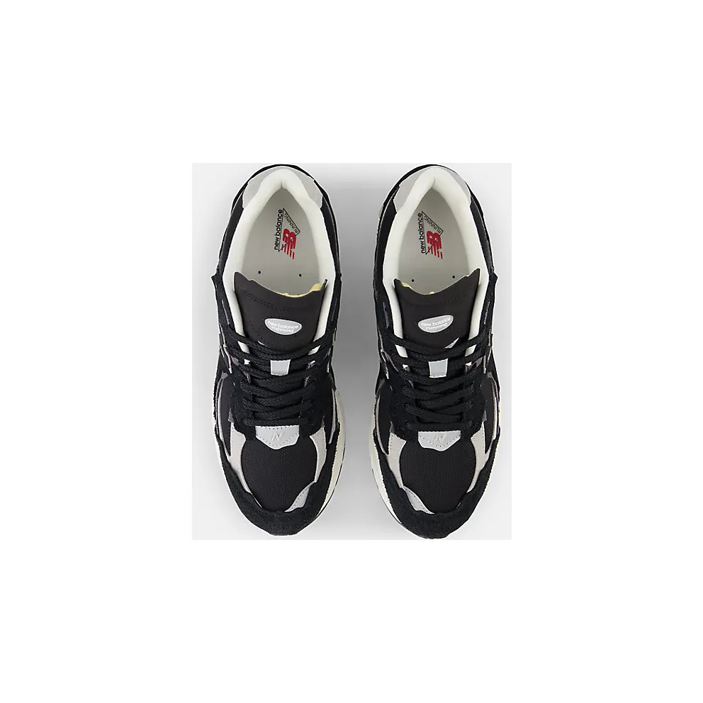 New Balance 2002R “Protection Pack – Black / Grey” (M2002RDJ)