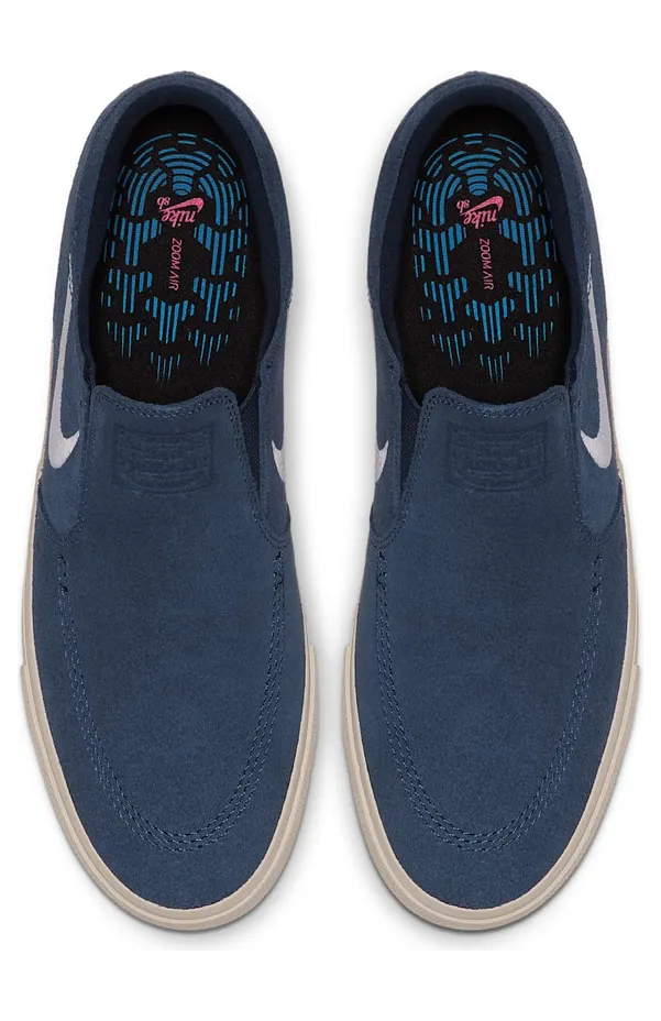 nike-zoom AT8899-400