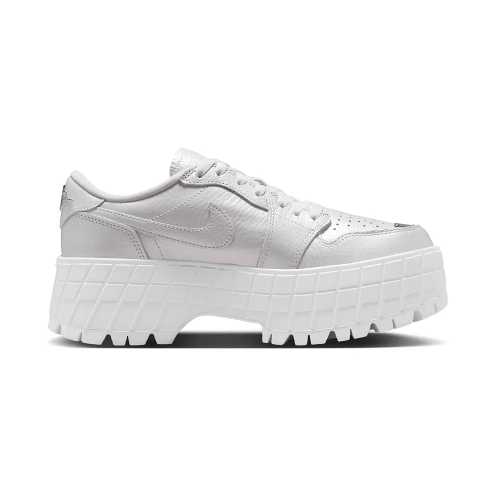 Jordan 1 Brooklyn Low “White Metallic Silver” (HF3184-100)