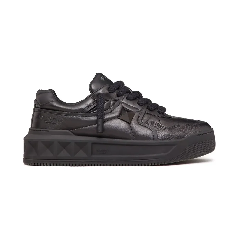 Valentino Garavani One Stud XL nappaleren low-top sneakers – Schwarz (YS0G37XTM)