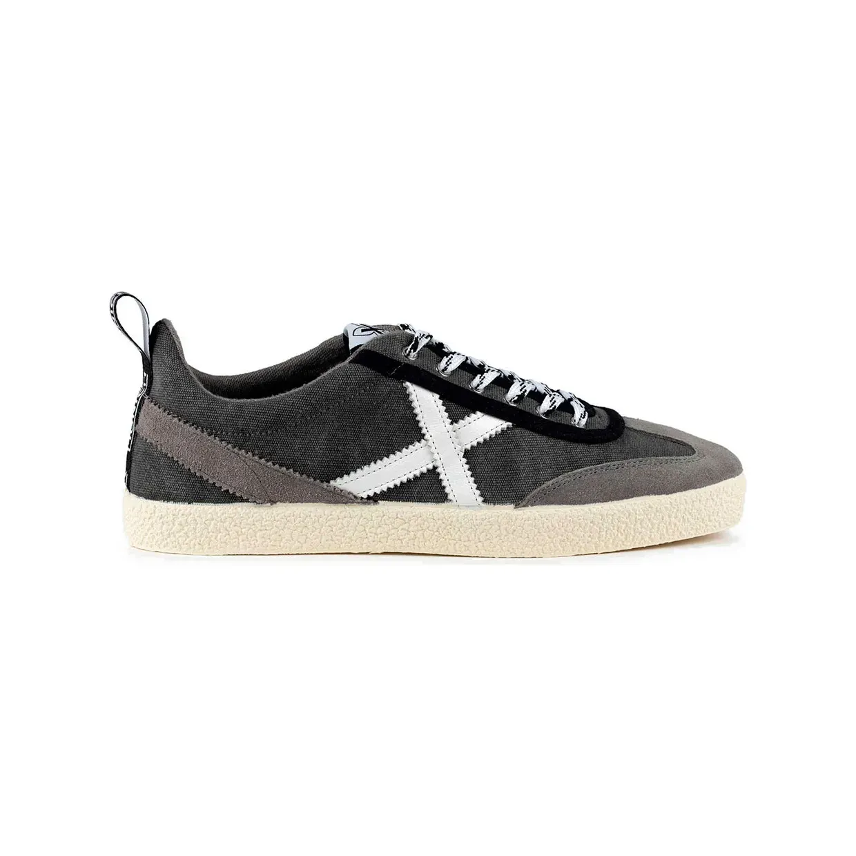 munich-sneaker 8161086