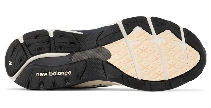 new-balance-990 MR990V3-38856