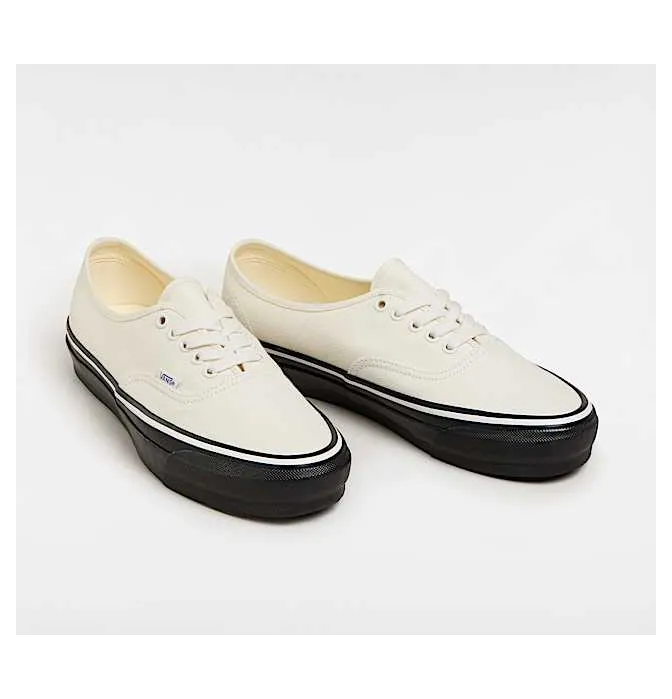 Vans Premium Authentic White Black Midsole (VN000EBNYB2)