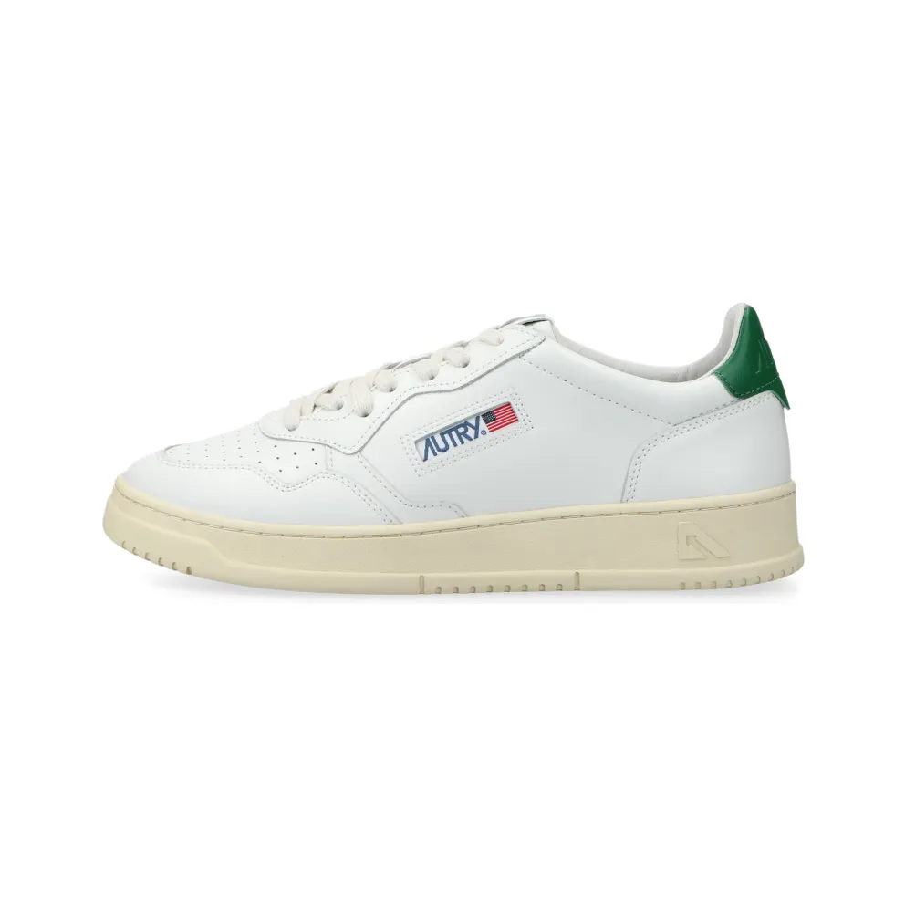 Autry Medalist Low White / Green (AULWLL20)