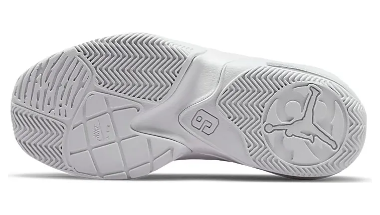 air-jordan-max-aura DA8021-110