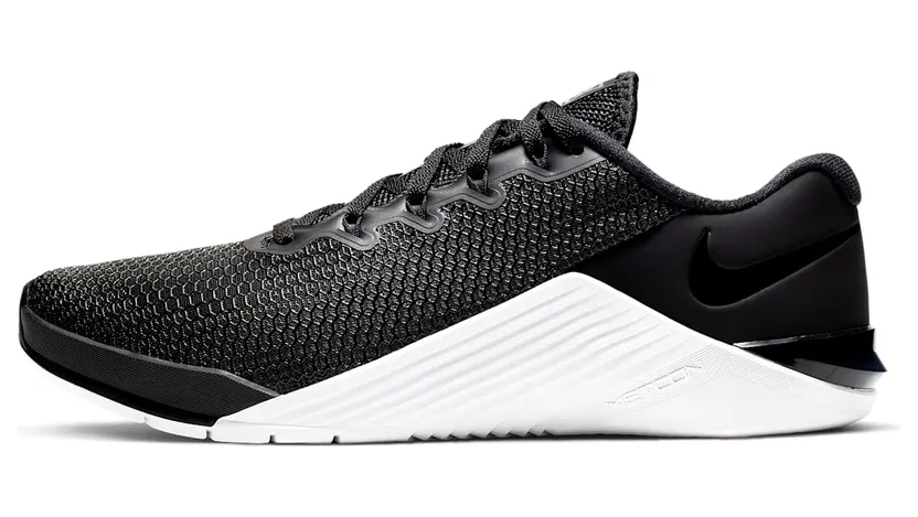 nike-metcon AO2982-010