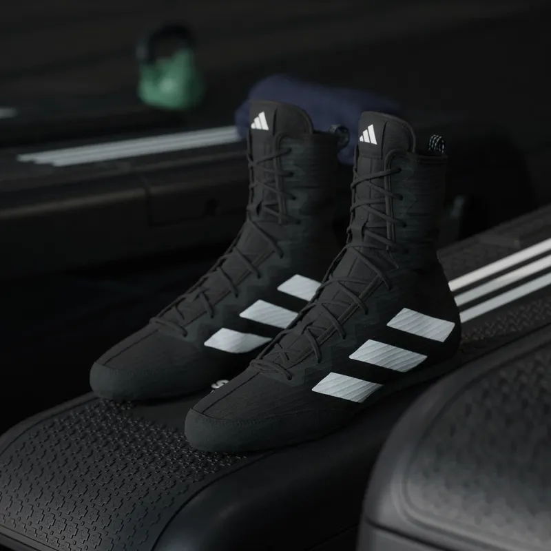 Adidas Box Hog 4 Core Black / Cloud White / Core Black (JS4684)