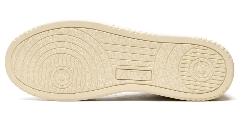 Autry Medalist Low White / White (AULMLS33) (4)
