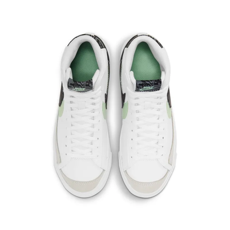Nike Blazer Mid’ 77 SE Older Kids’ White (DD1847-100)