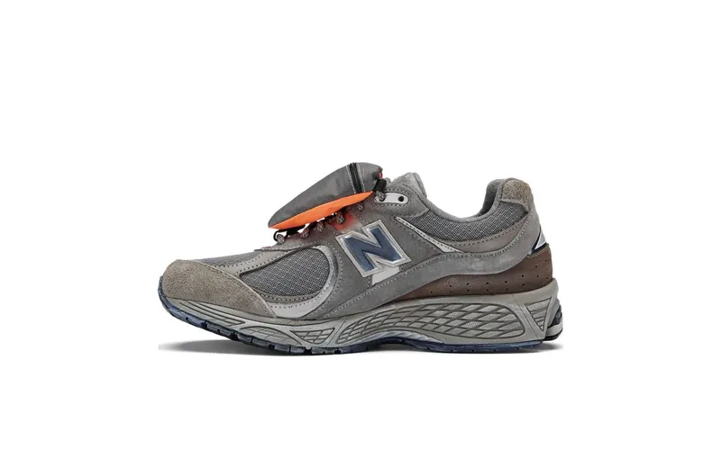 New Balance 2002R Grey Brown Pouch (M2002RVA)