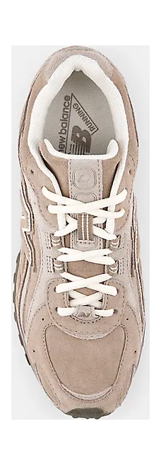 New Balance 204L “Mushroom / Arid Stone”: plat is het nieuwe dik (3)