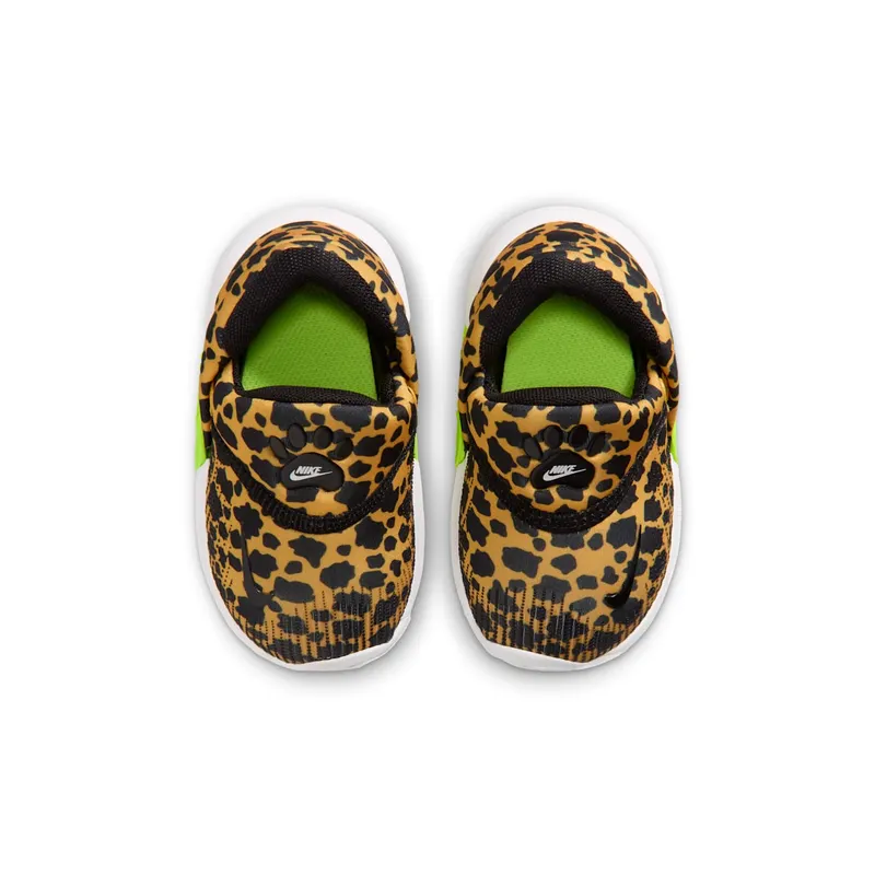 Nike Swoosh Go “University Gold / Volt / White / Black” (IV5719-700)