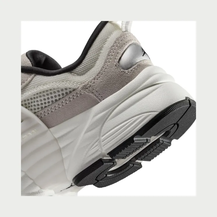 air-jordan-trunner II6531-102
