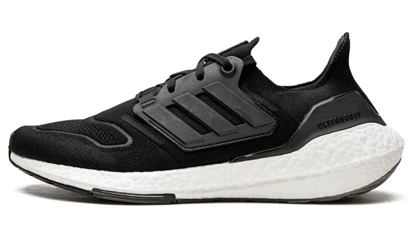 adidas Ultraboost 22 Core Black / Core Black / Cloud White (GX3062)