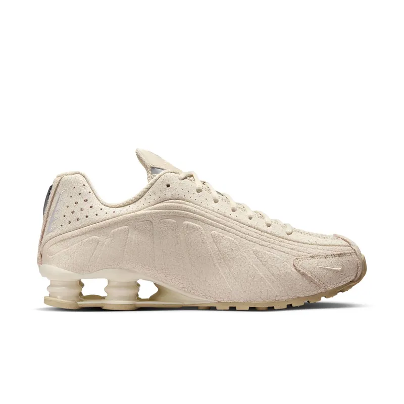 Nike Shox R4 “Natural Metallic Silver” (IO4544-100)