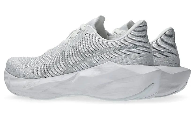 asics-novablast 1011C243-100
