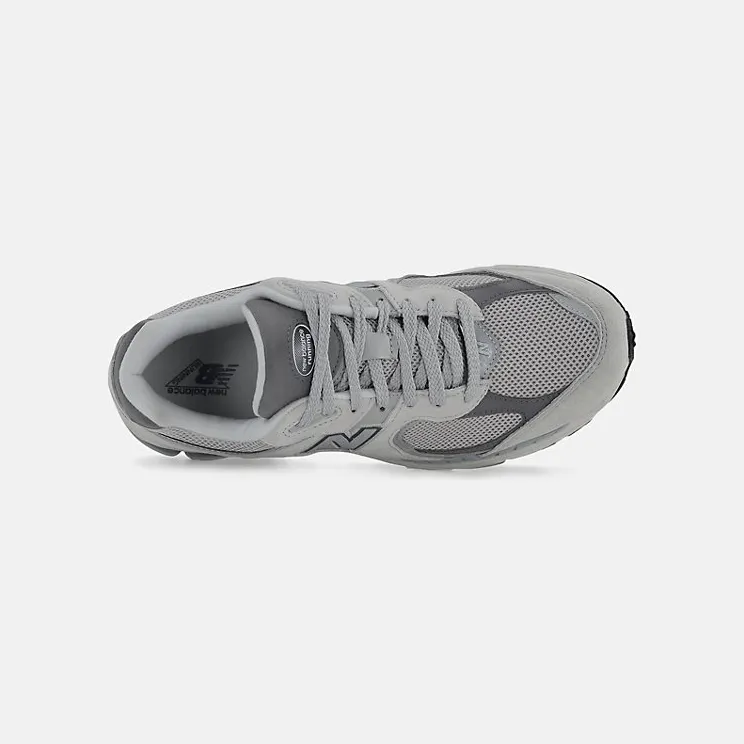 new-balance-2002r ML2002R0