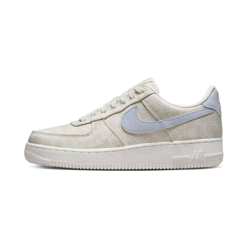 Nike AIR FORCE 1 ’07 SE JACQ “Flower Embroidery” (DR6402-900)