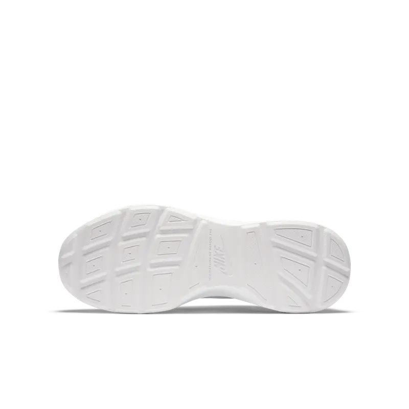 Nike WearAllDay Older Kids’ White (CJ3816-101)