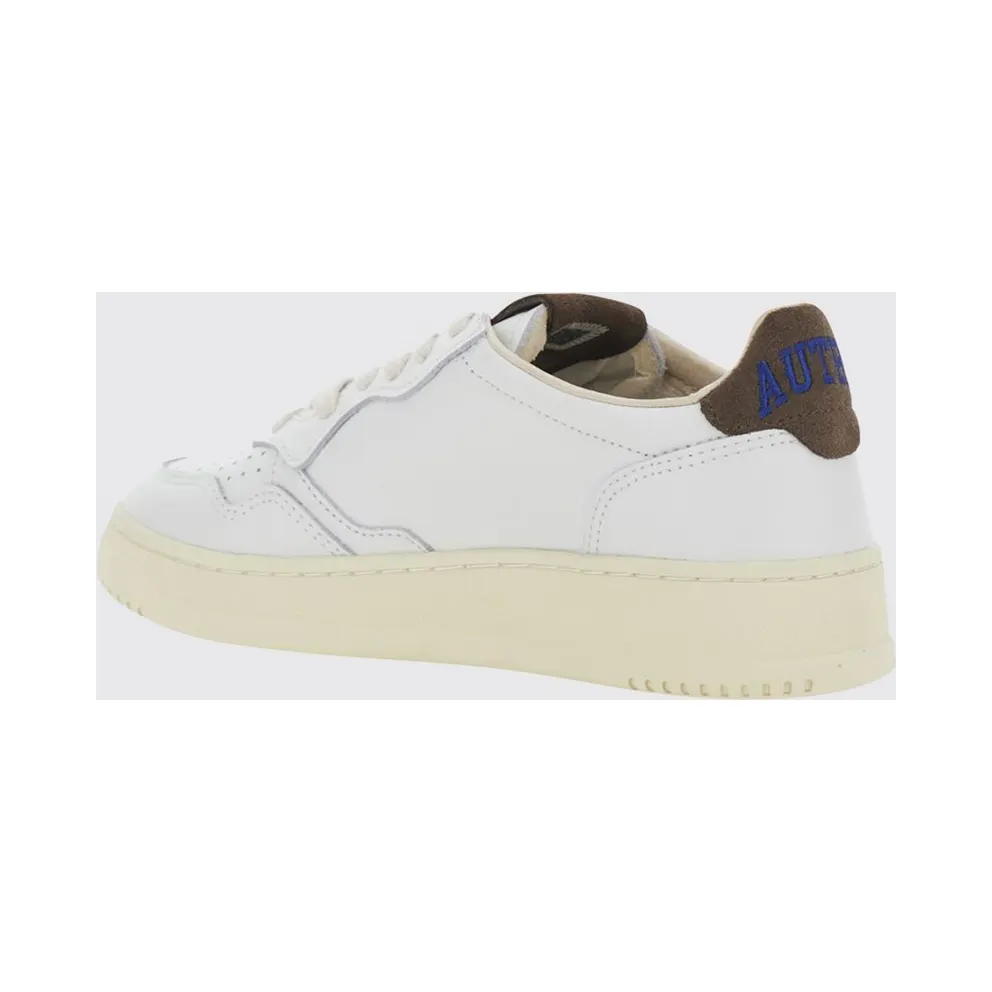 Autry Medalist Low Trainers in Smooth Calfskin with Contrast Details Brown (AULWHJ03)