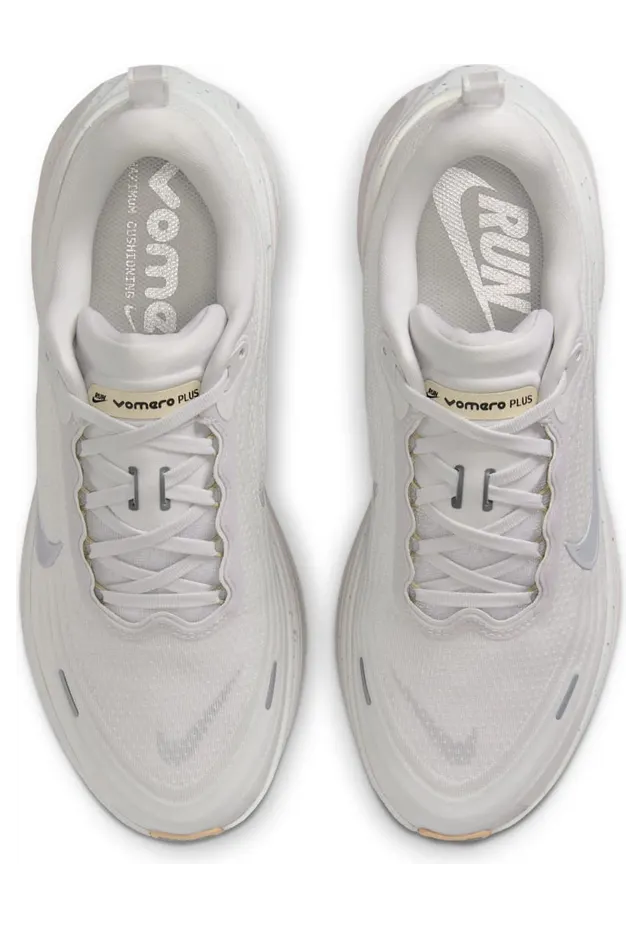 nike-vomero-plus IO4323-001