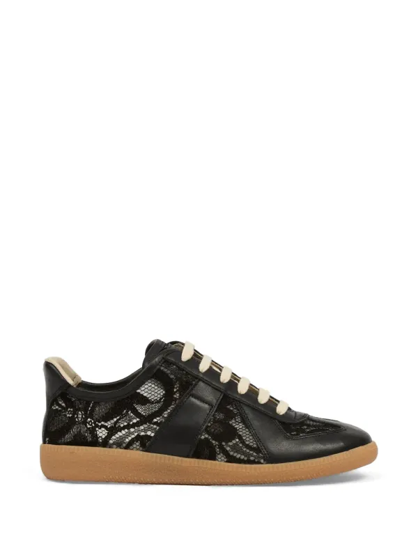 Maison Margiela Replica Sneakers mit Spitzeneinsatz – Schwarz (S58WS0303P7791)