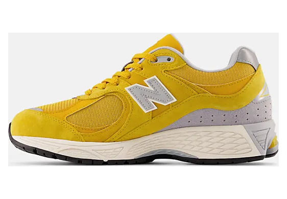 new-balance-2002r M2002RHT