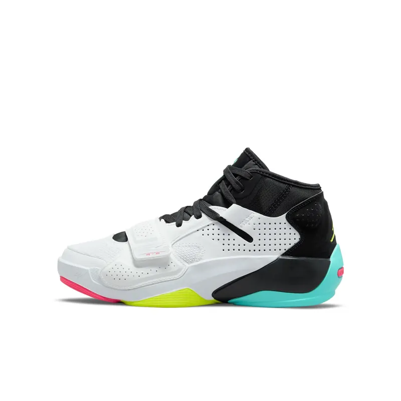Zion 2 Older Kids’ Basketball White (DO9514-107)