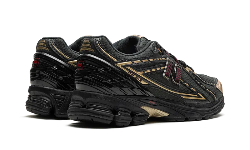 New Balance 1906R “Kith- Black” (M1906RKS)