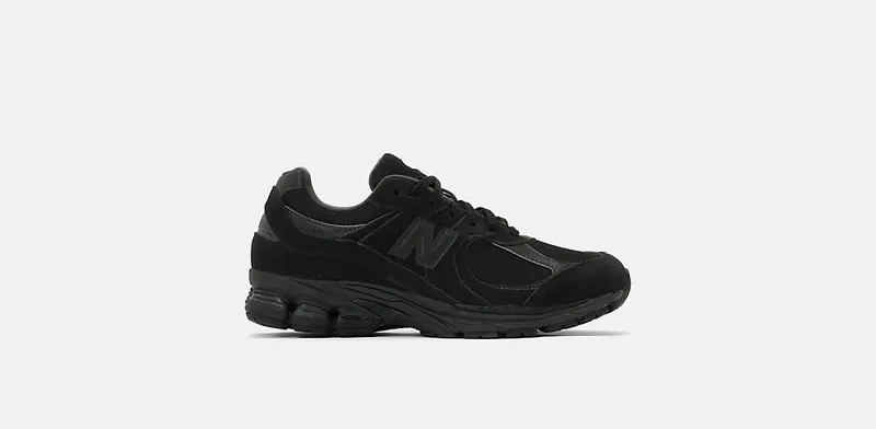 New Balance 2002R “Triple Black Suede” (U2002RBL)