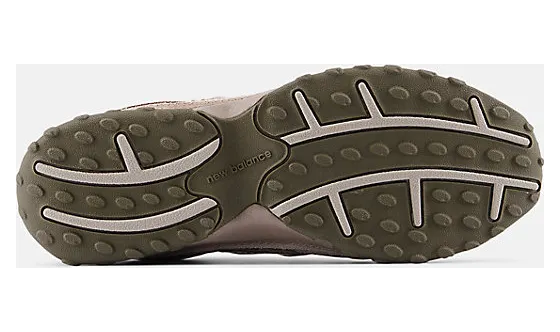 New Balance 204L “Mushroom / Arid Stone”: plat is het nieuwe dik (5)
