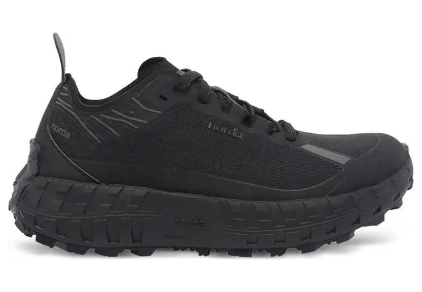 norda mit Schnürung “Black” (001AWSTBLK)