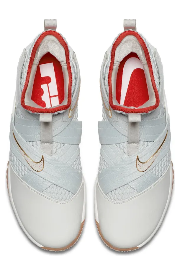 nike-lebron AO2609-002
