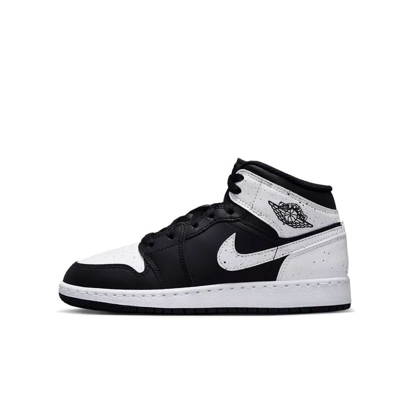 Nike Air Jordan 1 Mid “Black / White” (IX3526-010)